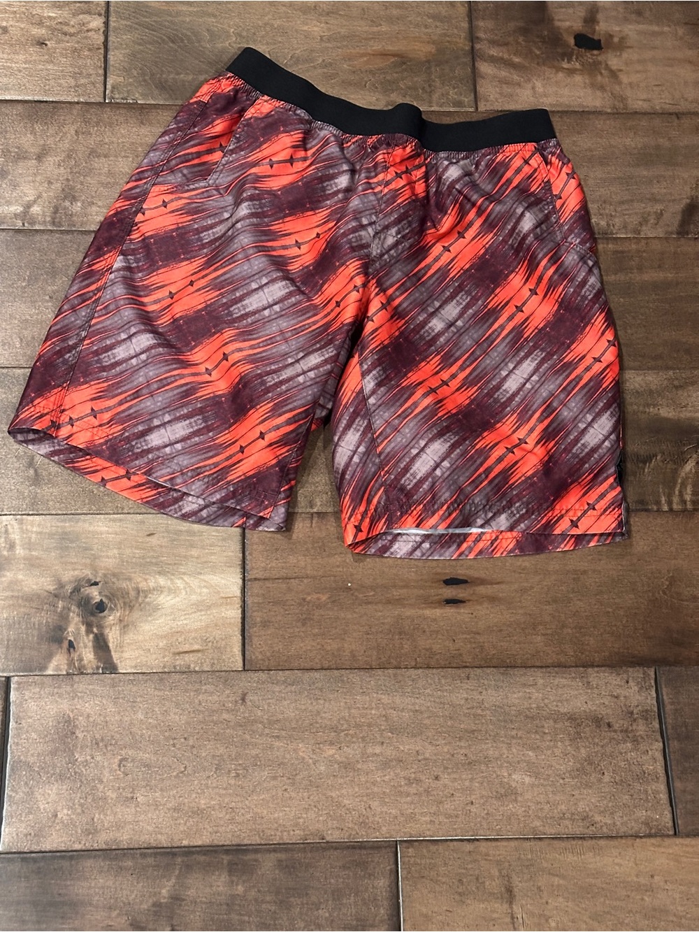 Prana Mojo Men's Shorts Medium - Black & Orange